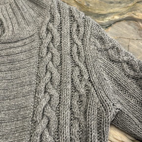 Banana Republic Womens Gray Cardigan size Medium - Picture 3 of 6